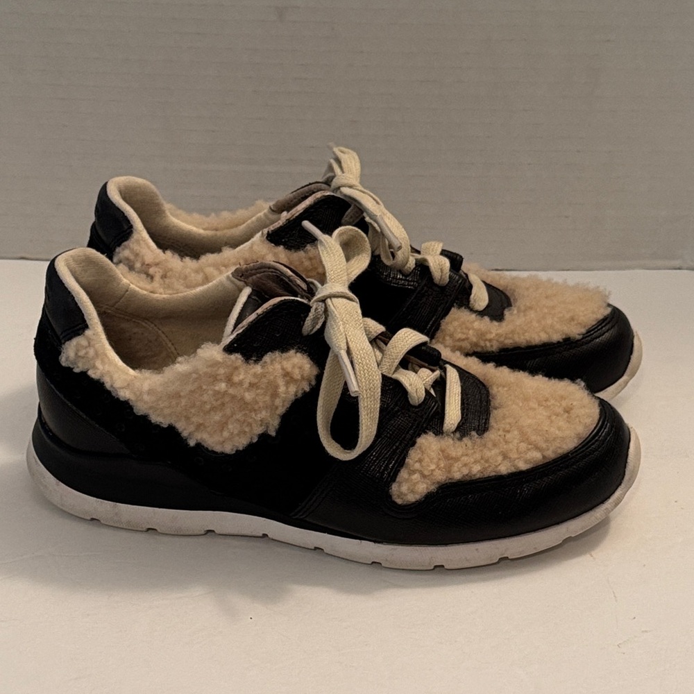 UGG Deaven Ladies Black and Shearling Trainers Sz 5 (36) - Picture 6 of 9